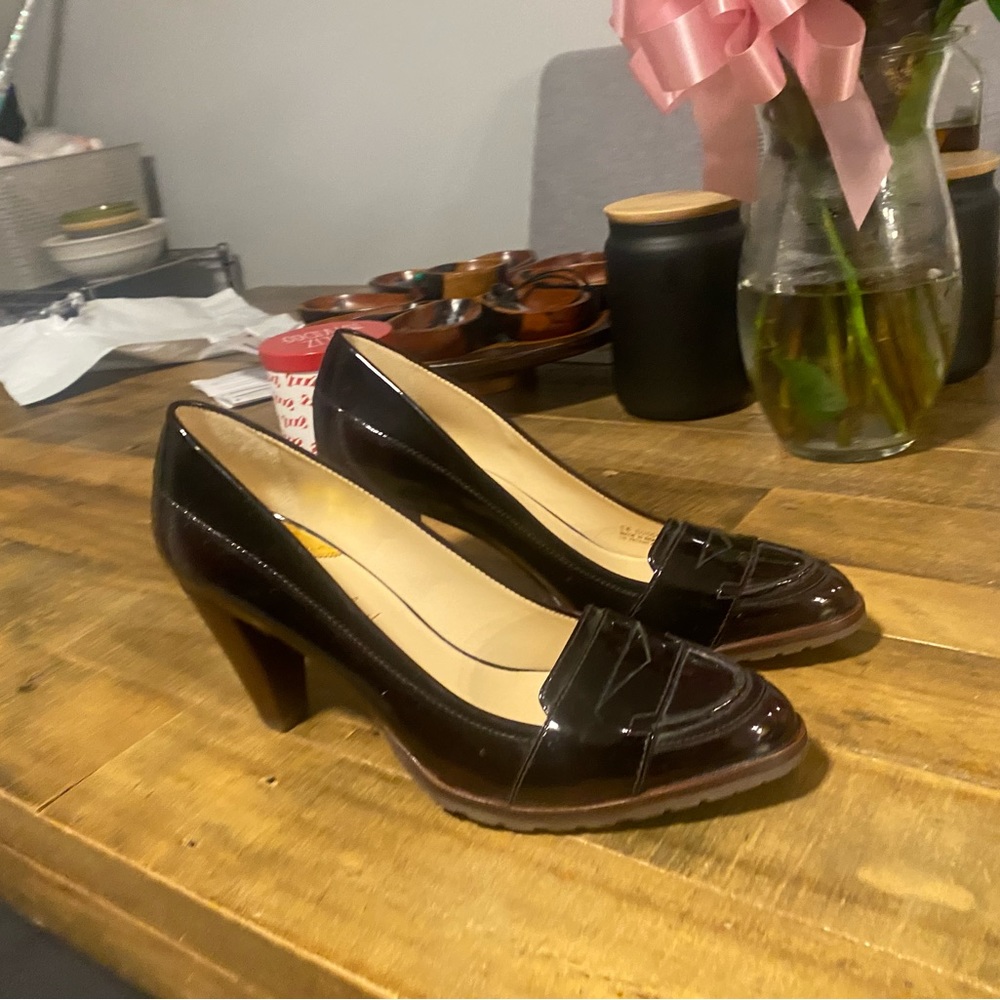 Cole Haan heals very Comfortable in very good condition no scratches